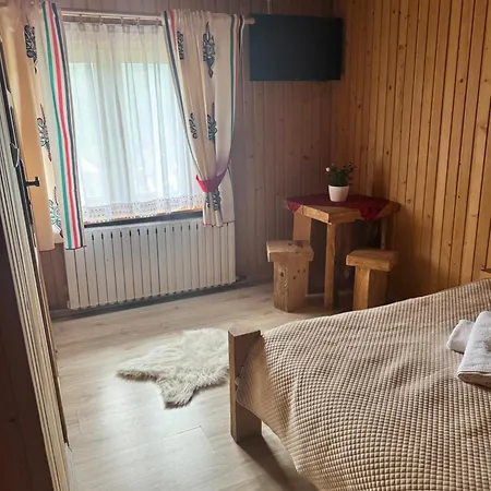 Quarto em Acomodações Particulares U Mlynorza Jacuzzi Ogrodowe Caloroczne