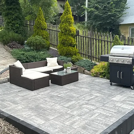 U Mlynorza Jacuzzi Ogrodowe Caloroczne Privatunterkunft Suche