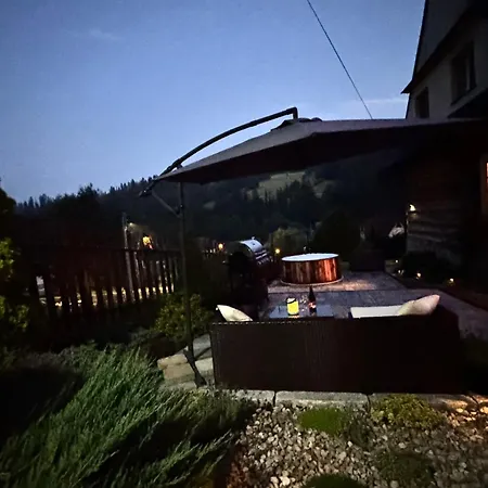 Quarto em Acomodações Particulares U Mlynorza Jacuzzi Ogrodowe Caloroczne *